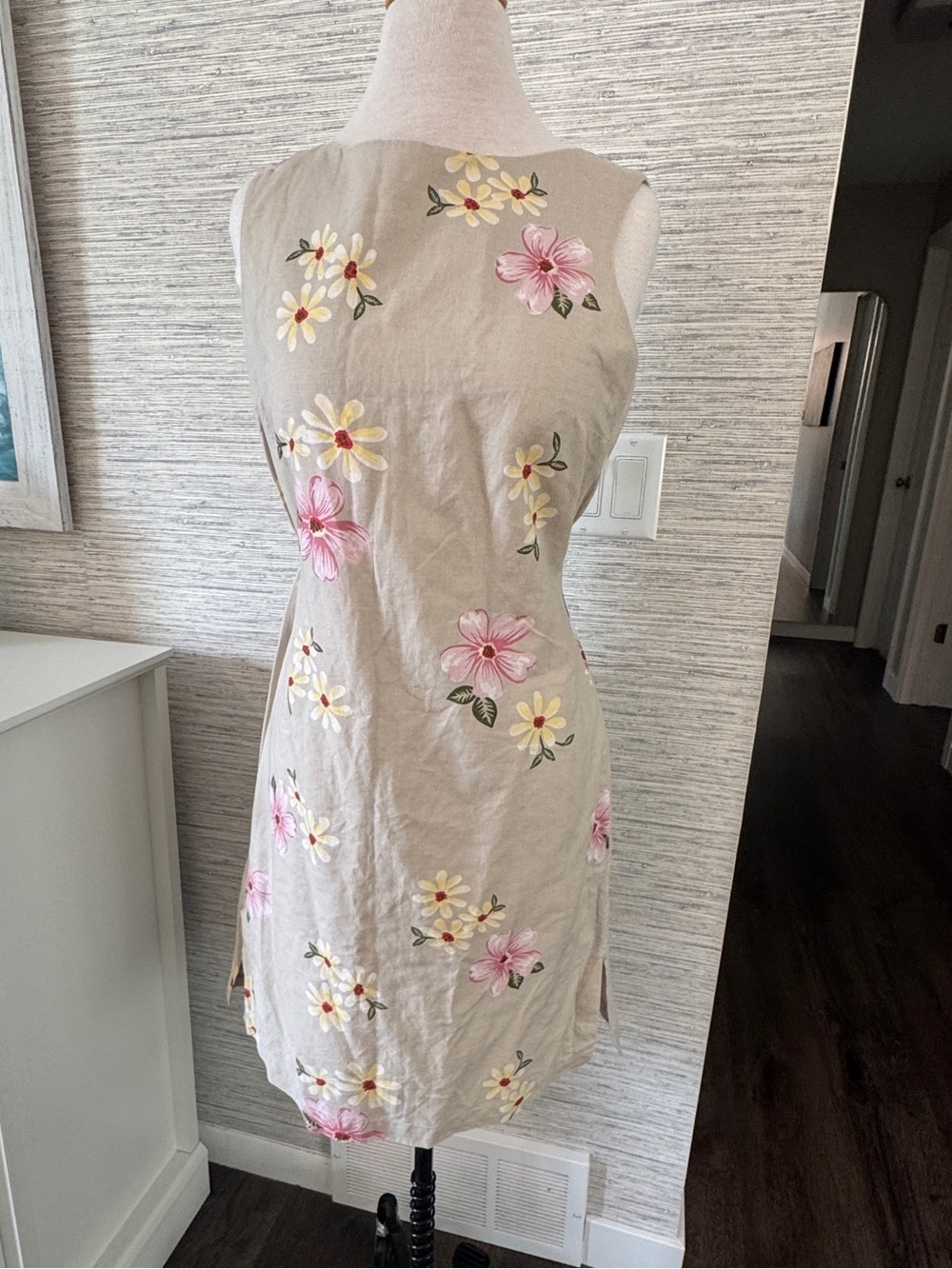 Sleeveless Beige Linen lined Blend Dress with Pink & Yellow Floral Print Sz 10
